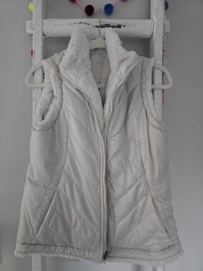 Nicole Miller Cream Quilted Faux-Fur Vest